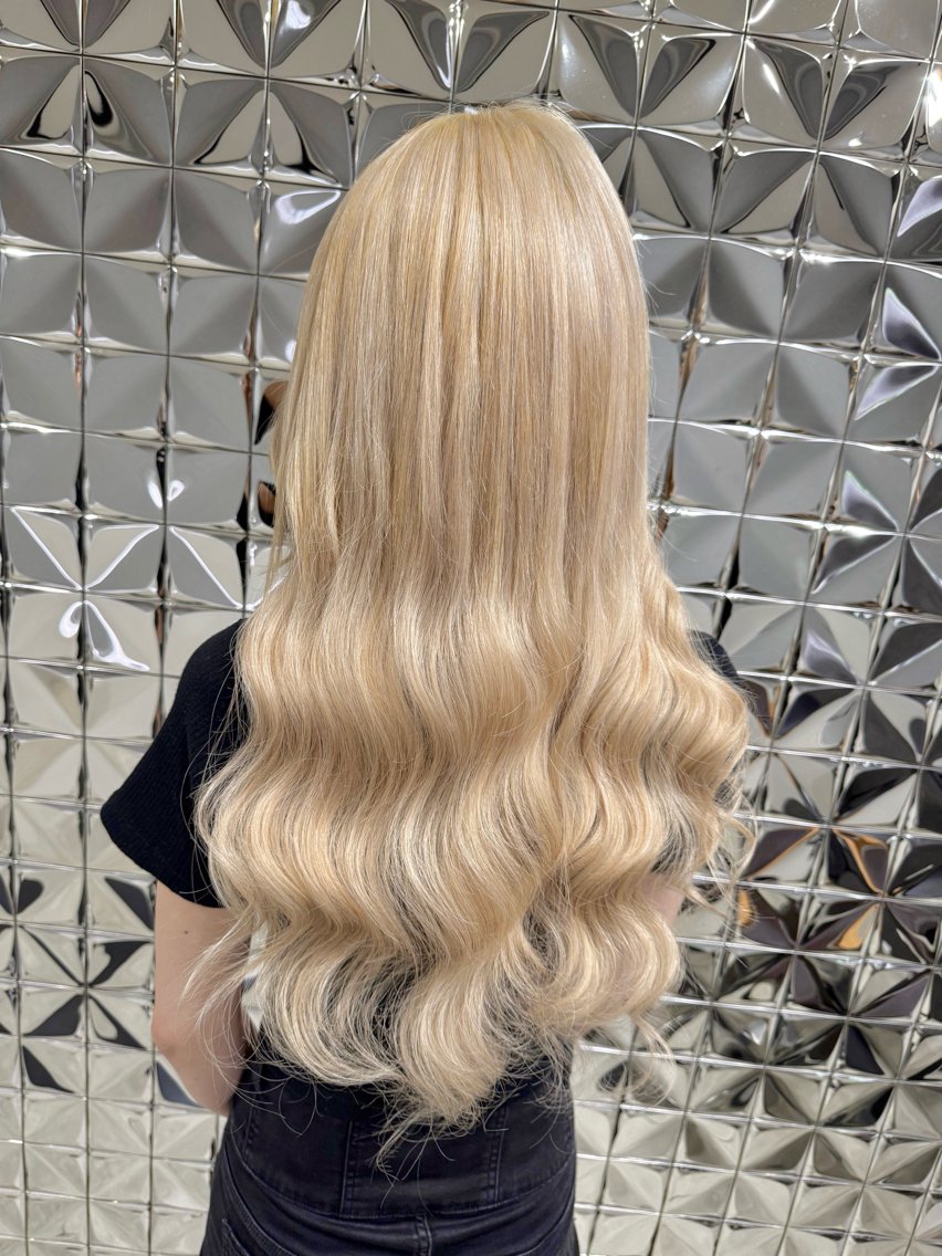 ロング カラー ブロンド ダブルカラー ハイトーンカラー エクステ ロング Lovestasy 京都河原町店のヘアスタイル