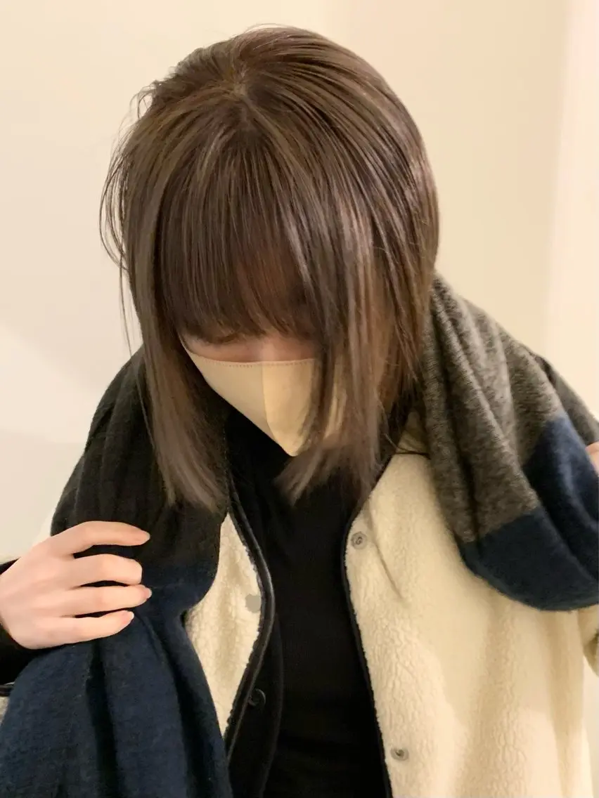 ミディアム カラー ブリーチ グレージュ ヘアカラー 落合希 Olivebeigeのヘアスタイル