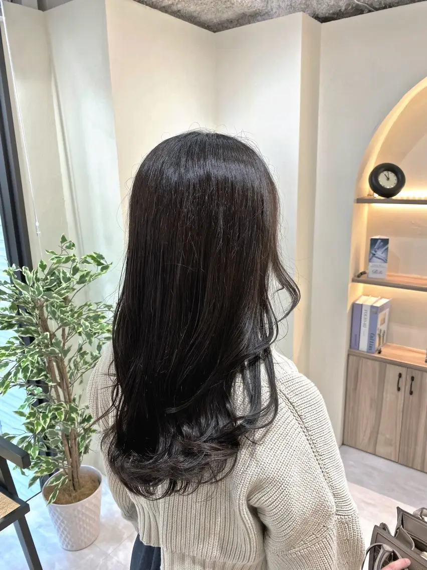 ロング カラー 透明感カラー グレージュ オリーブグレージュ オリーブグレー 艶髪・透明感カラー・ 韓国ヘア・Yuriのヘアスタイル