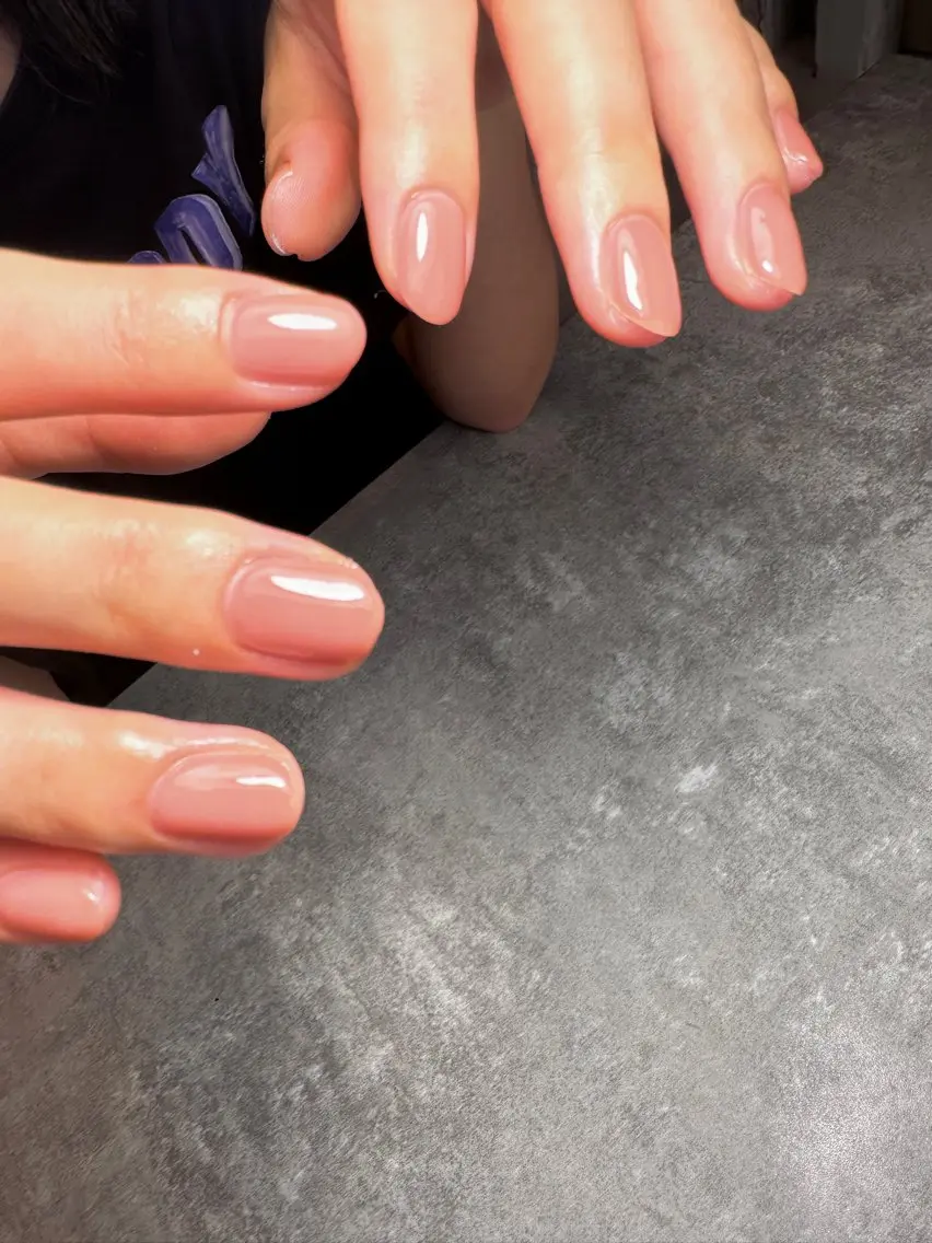 ネイル ワンカラーネイル nails MODA 眉リストのネイルデザイン