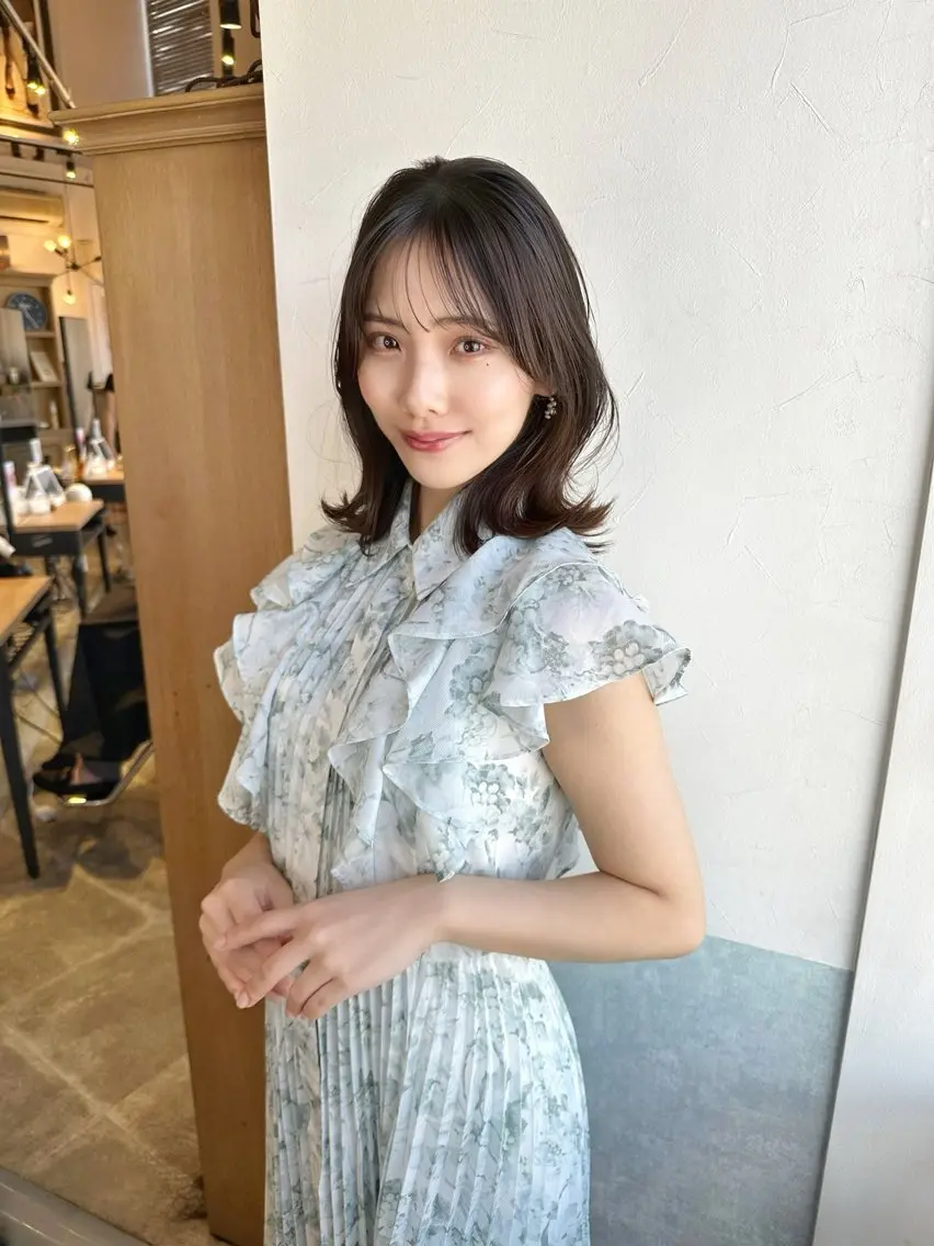 ミディアム カット パーマ トリートメント コテ巻き風パーマ /志村大成のヘアスタイル