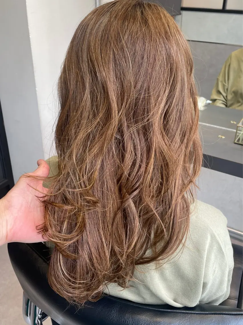 ロング カラー ベージュカラー ハイライトカラー 伸ばしかけ ハイライト ヘアカラー matka白髪ぼかし 大人ヘア/KEIKOのヘアスタイル