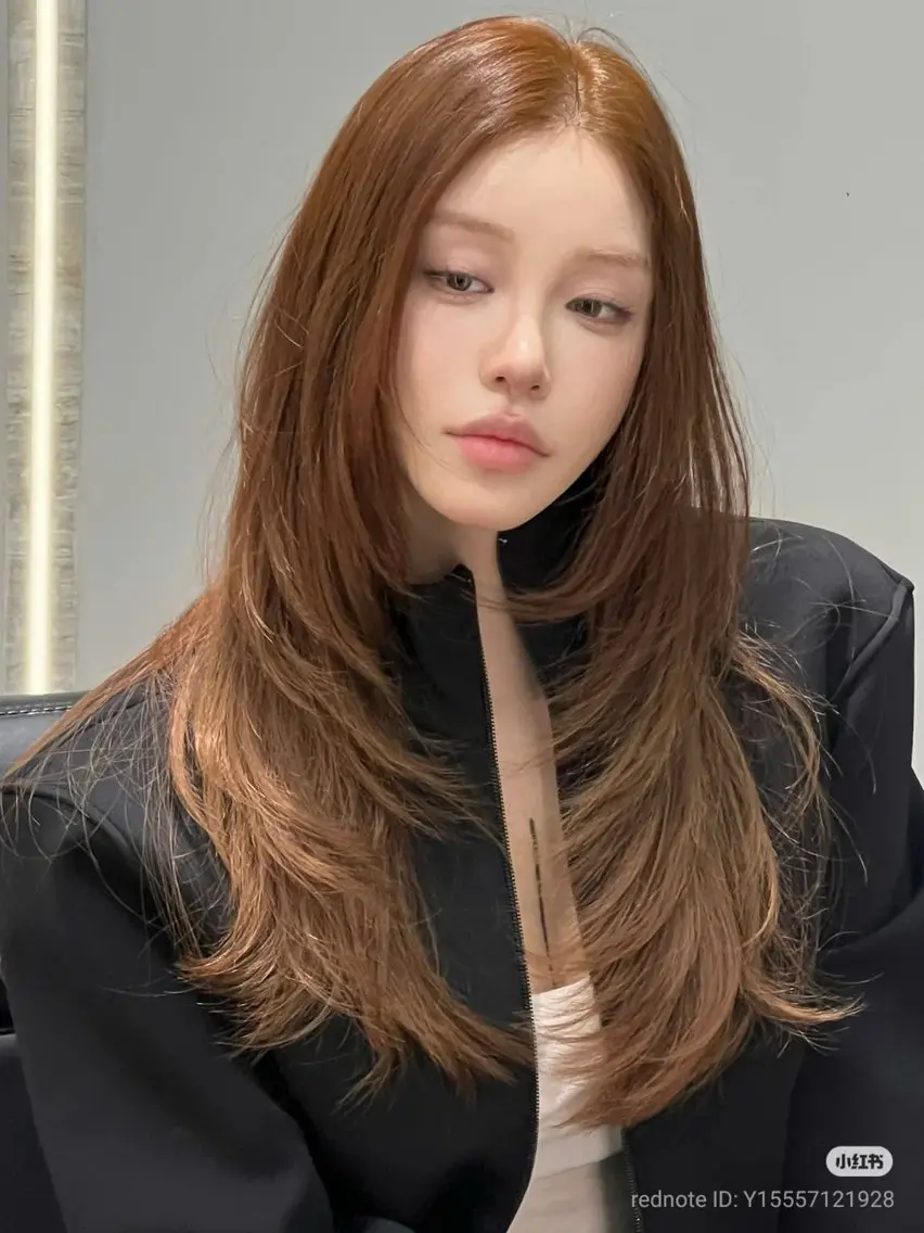 ロング カラー ヘアアレンジ ベージュカラー ヘーゼル カット ヘアカラー トリートメント ヘアセット 💎韓国/ レイヤー カット/ 暖色🫧のヘアスタイル