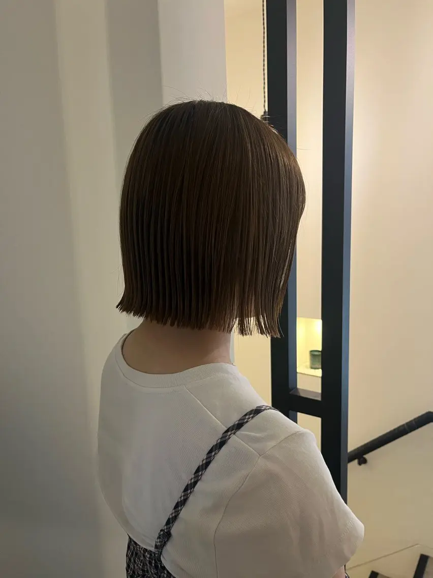 ショート ボブ 外ハネヘア カット 山本 彩香のヘアスタイル