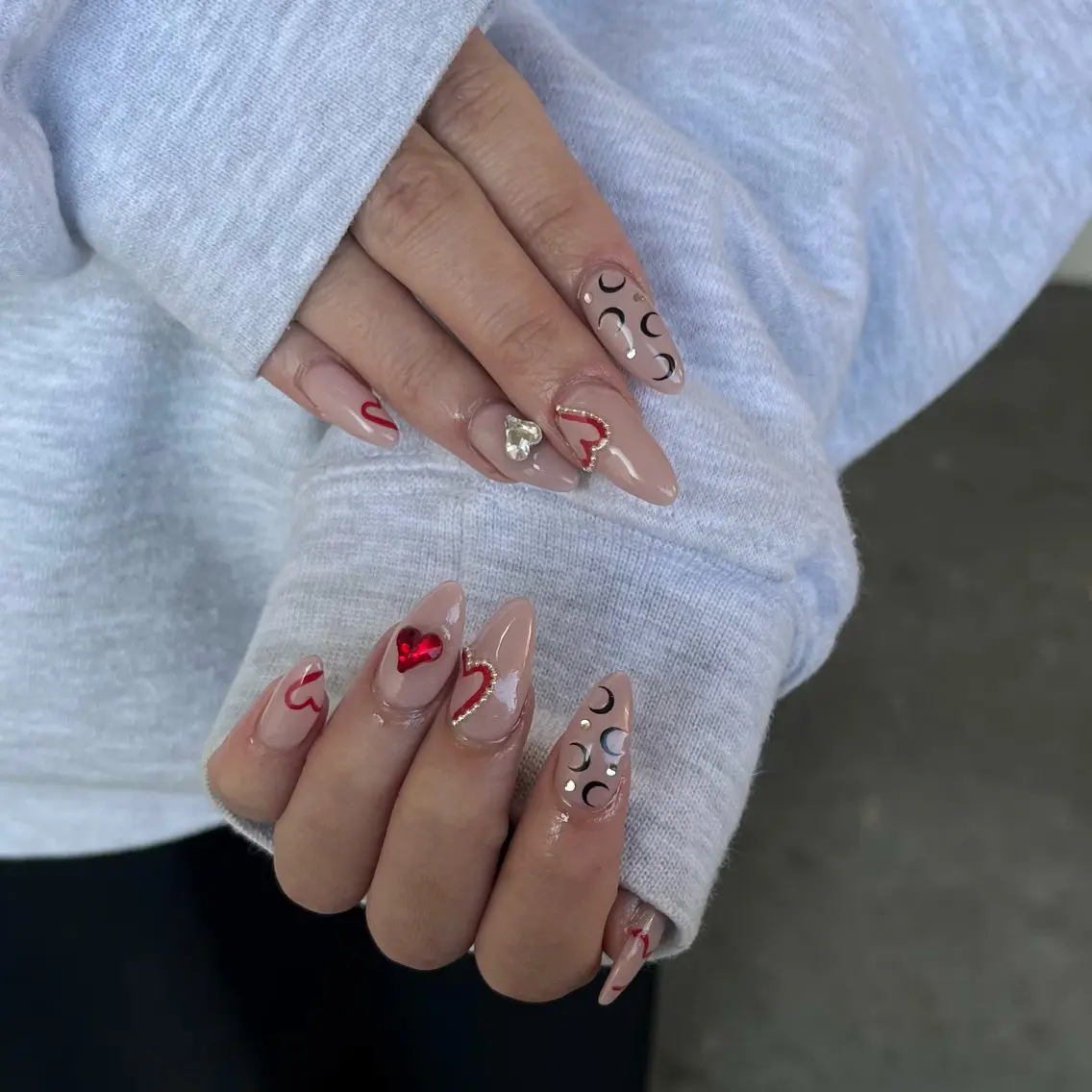ネイル ミディアムネイル 持ち込み バレンタイン nailsalon 702  小夏のネイルデザイン