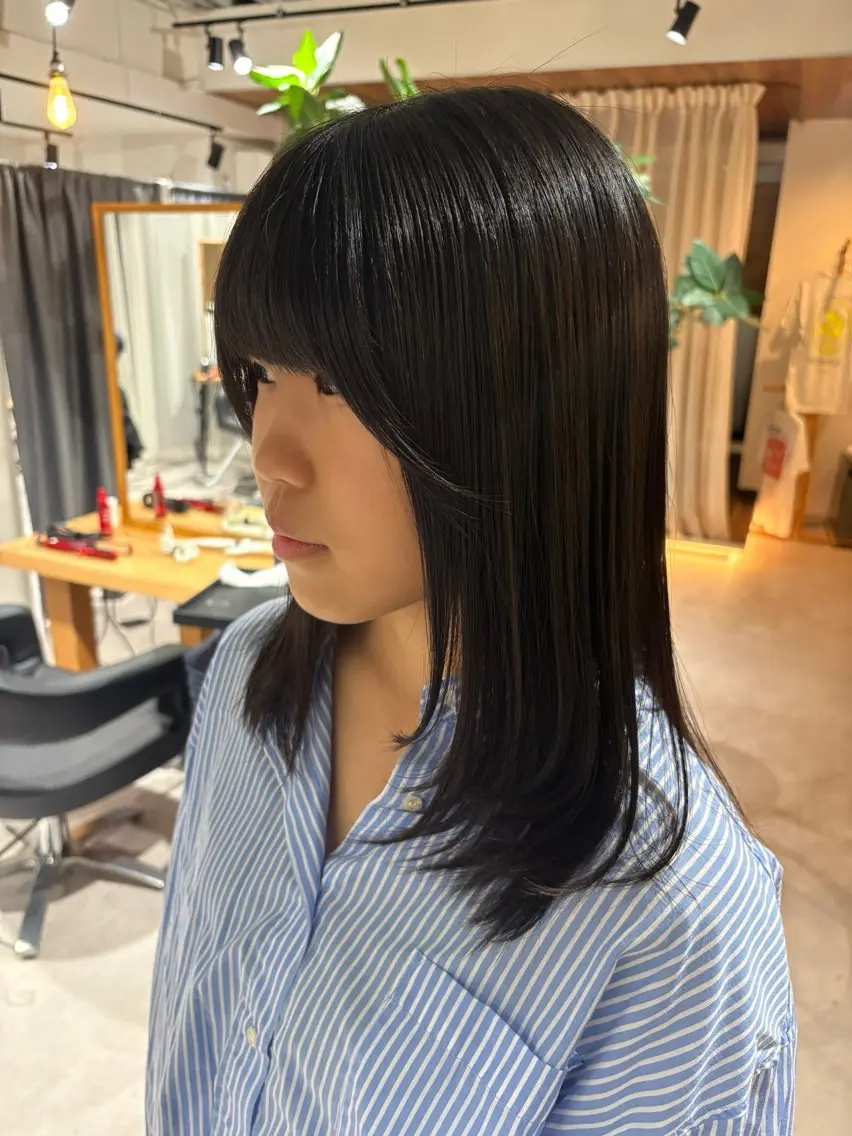 ミディアム ミディアムレイヤー レイヤーカット カット aina / n.w.hのヘアスタイル