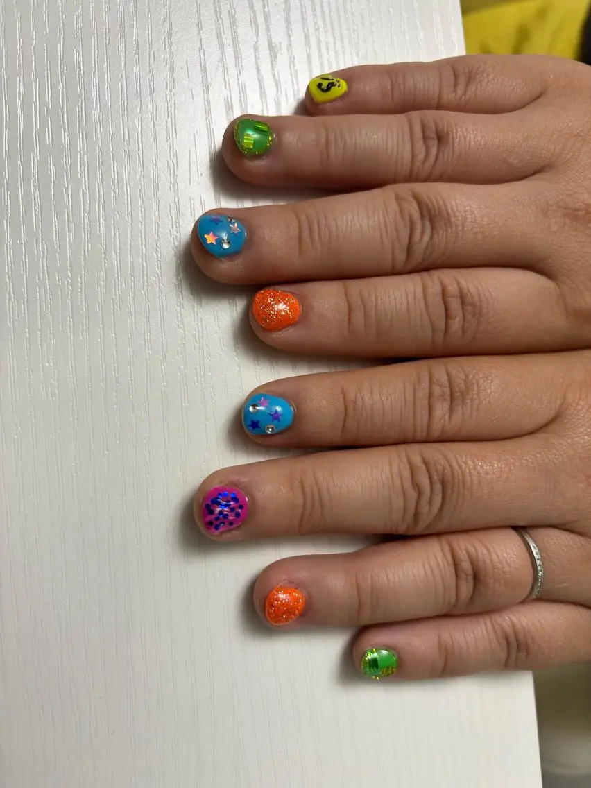 ネイル キラキラネイル ハンドネイル nemuri nail salonのネイルデザイン
