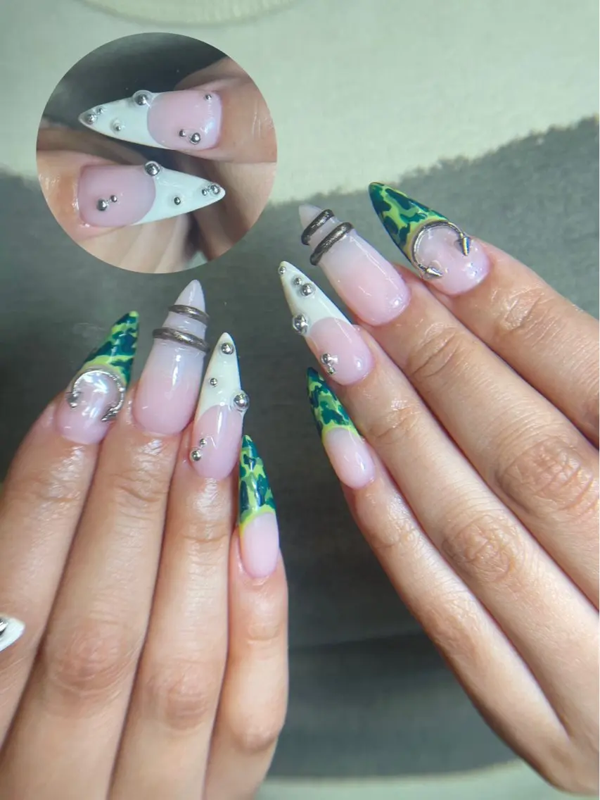 ネイル チークネイル 長さ出し フットネイル ジェルネイル 卒業式 𝓐𝓷𝓻𝓲 XiinhNailのネイルデザイン