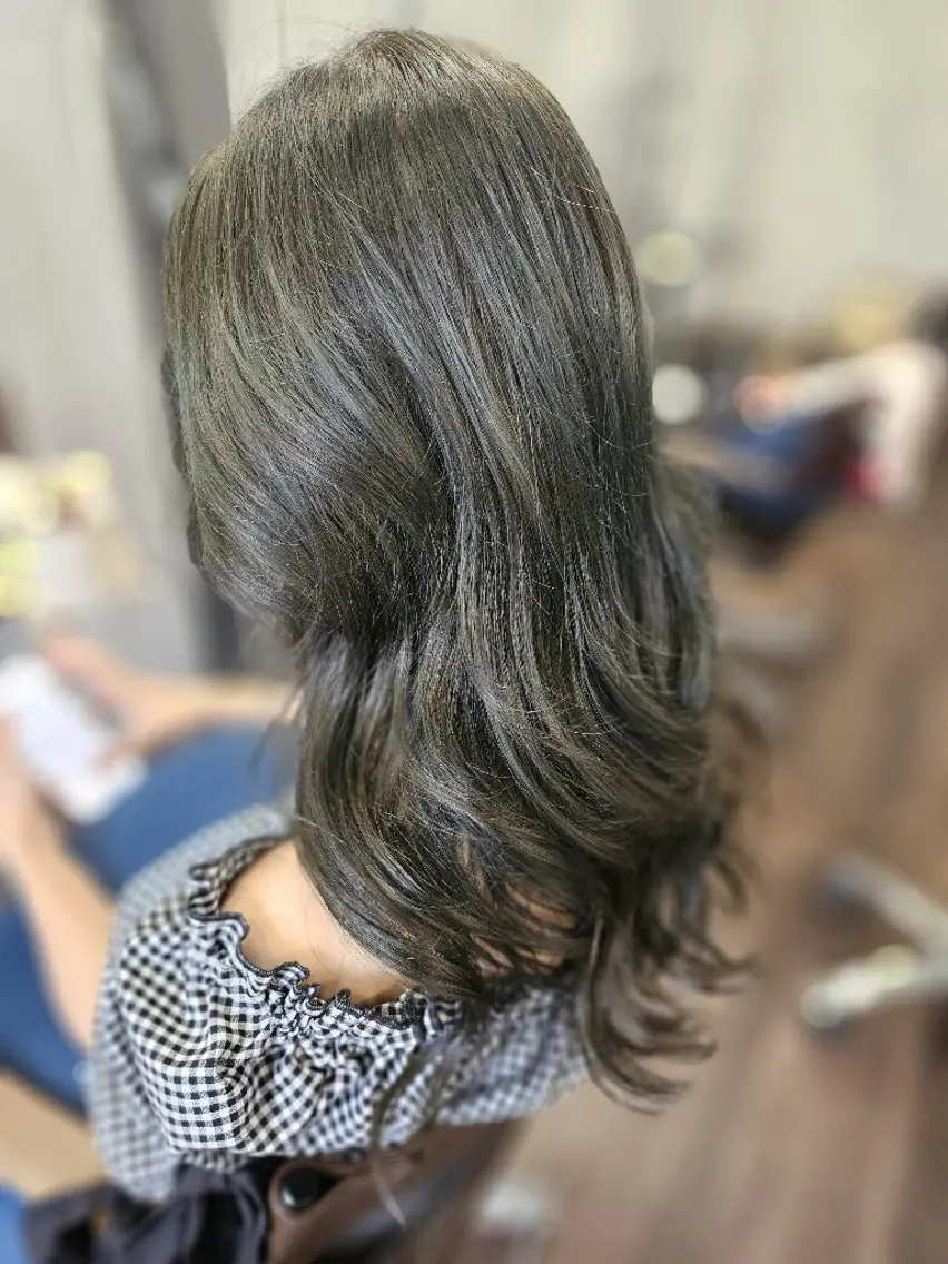 ロング カラー オリーブカラー カット ヘアカラー トリートメント terra✂️川嶋 大輔のヘアスタイル