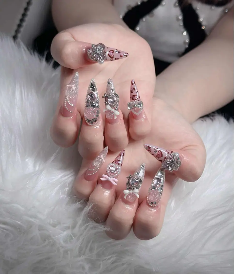 ネイル フレンチネイル ジェルネイル ガラスフレンチ ハロウィン ハート ハンドネイル H.baby Nail Salonのネイルデザイン
