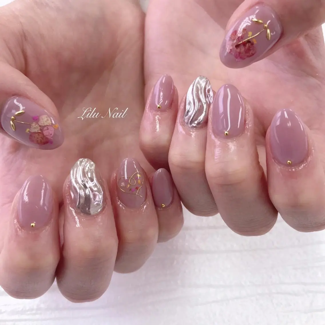 ネイル ミラーネイル ニュアンスネイル モチの良さ◉ フィルインネイル♡のネイルデザイン