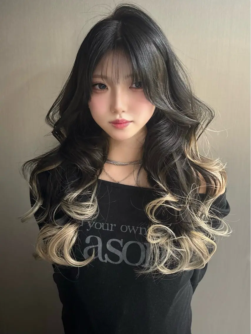 【ミニモ様限定】黒染め落とし➕ケアブリーチワンカラー➕シャンプーブロー込み【トリートメント要相談】【表参道駅】の写真