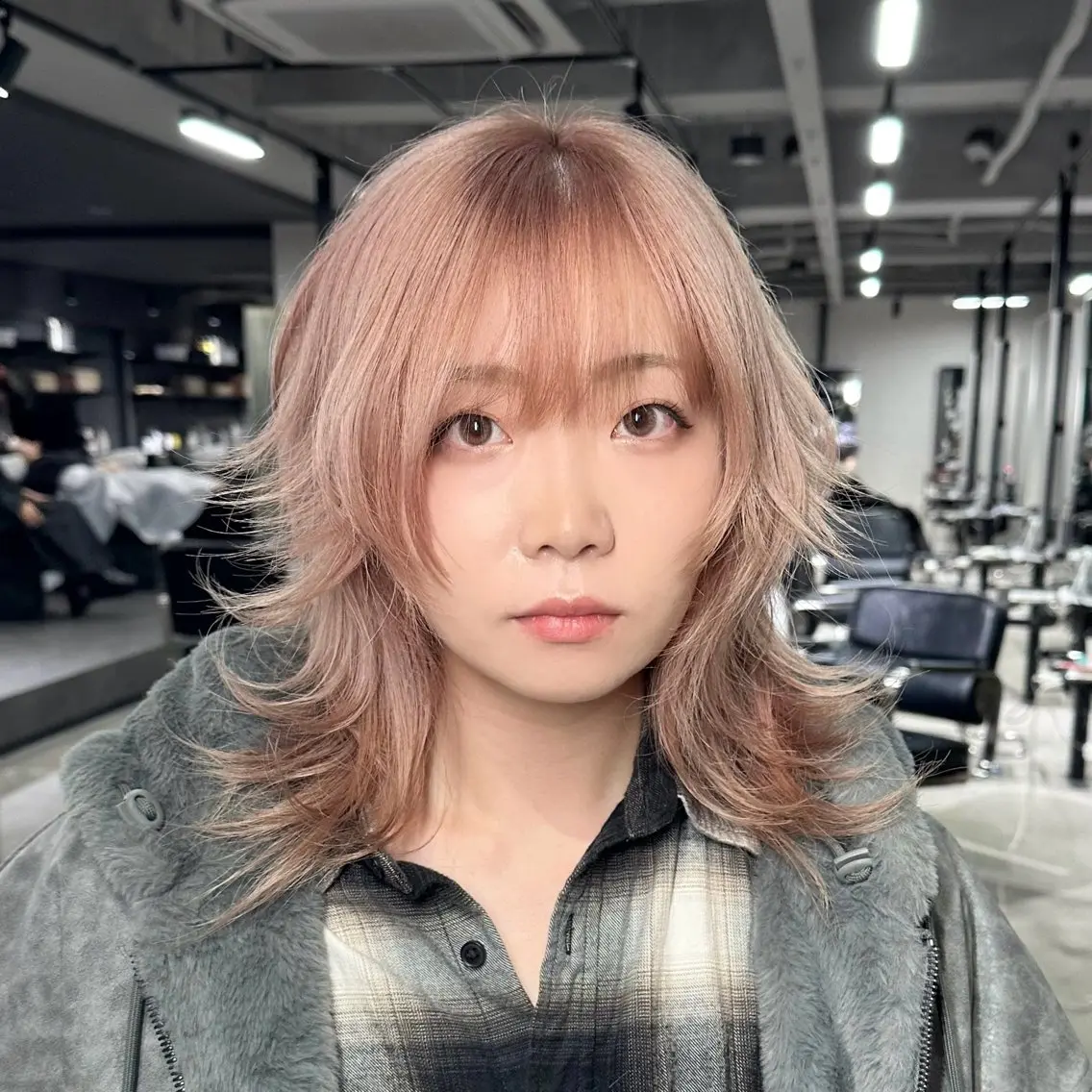ミディアム ケアカラー ボブ 髪質改善 レイヤーカット トリートメント 心斎橋 韓国レイヤ ー指名No.1renのヘアスタイル