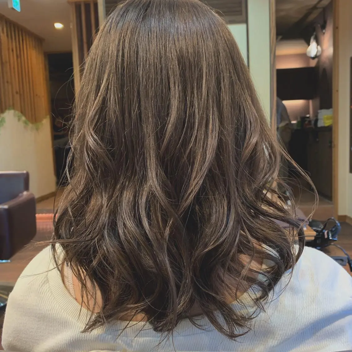 ミディアム カラー ベージュカラー mizuho .のヘアスタイル
