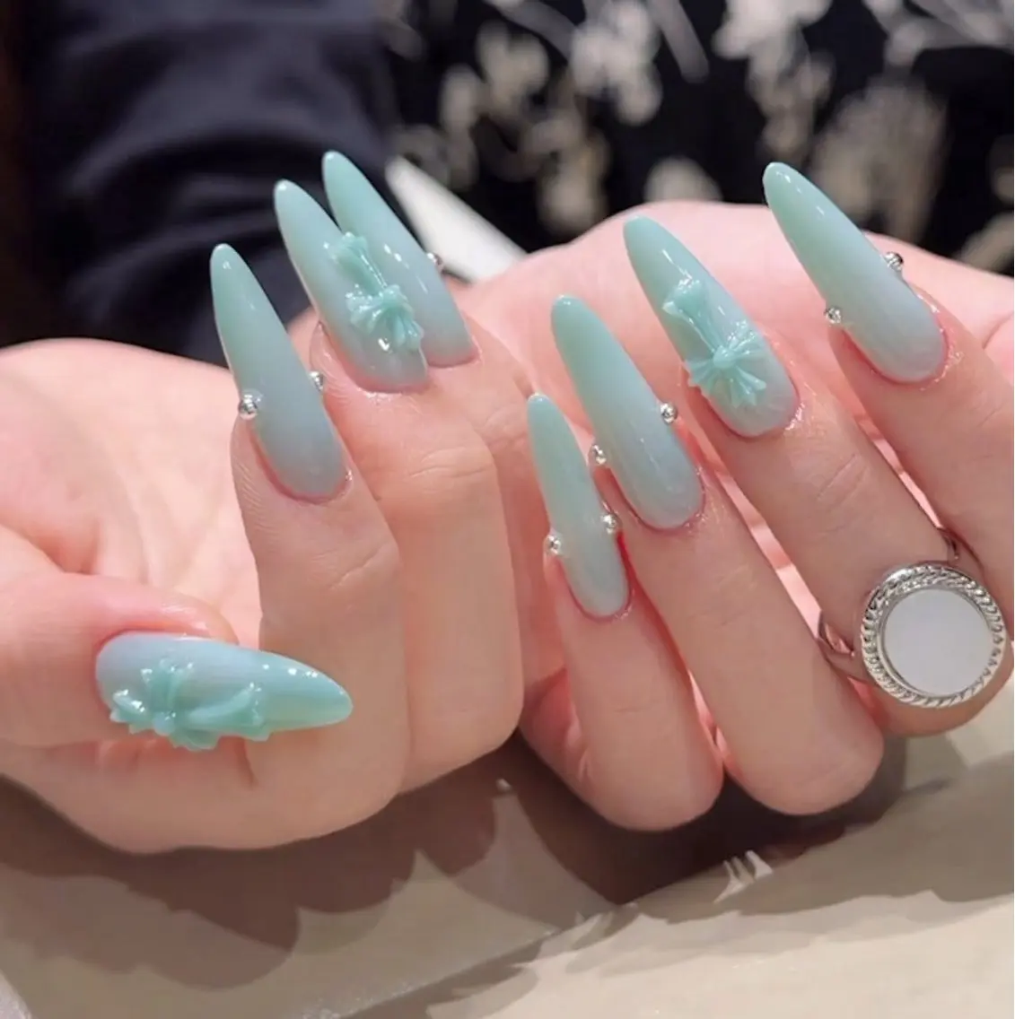 ネイル アートネイル ボルドー フレンチネイル ジェルネイル 氷ネイル・うるうるネイル ハンドネイル Julie NailSalonのネイルデザイン