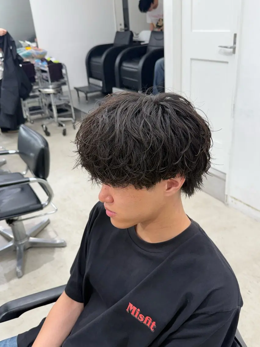 パーマ メンズ 深谷 侑亮のヘアスタイル