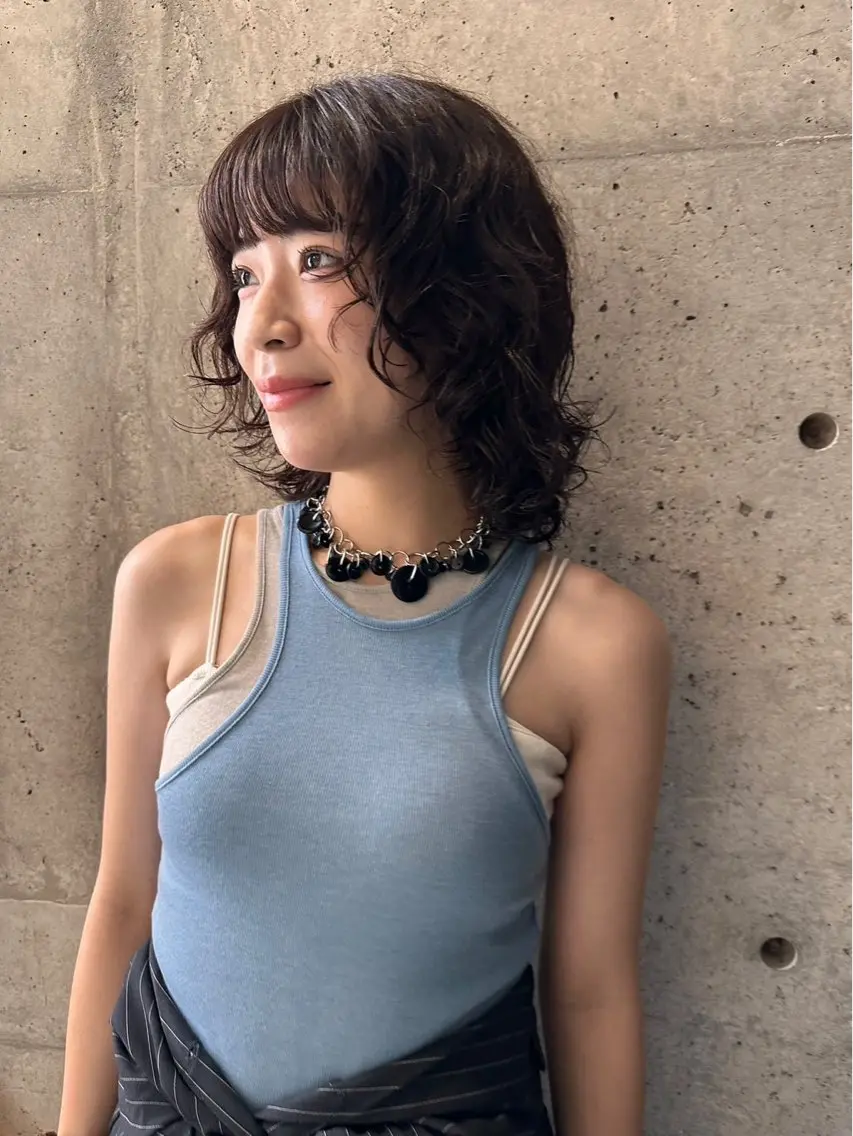 ミディアム パーマ nene 暖色/艶感カラー🥯のヘアスタイル