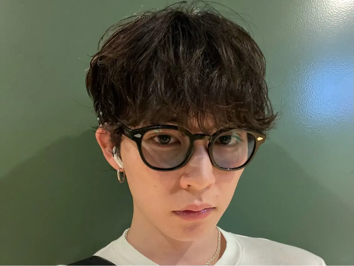 ミディアム パーマ メンズ ミディアムパーマ メンズパーマ カット パーマ ヘアセット メンズパーマ 新宿 yudaiのヘアスタイル