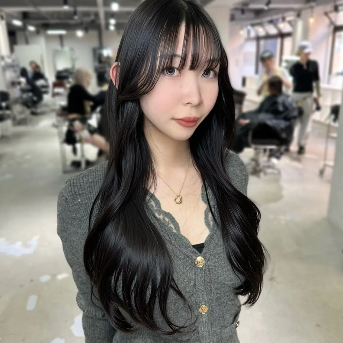ロング くびれヘア 顔まわりレイヤー 顔周りカット 韓国風ヘア くびれレイヤー カット ヘアカラー トリートメント 心斎橋 韓国レイヤ ー指名No.1renのヘアスタイル