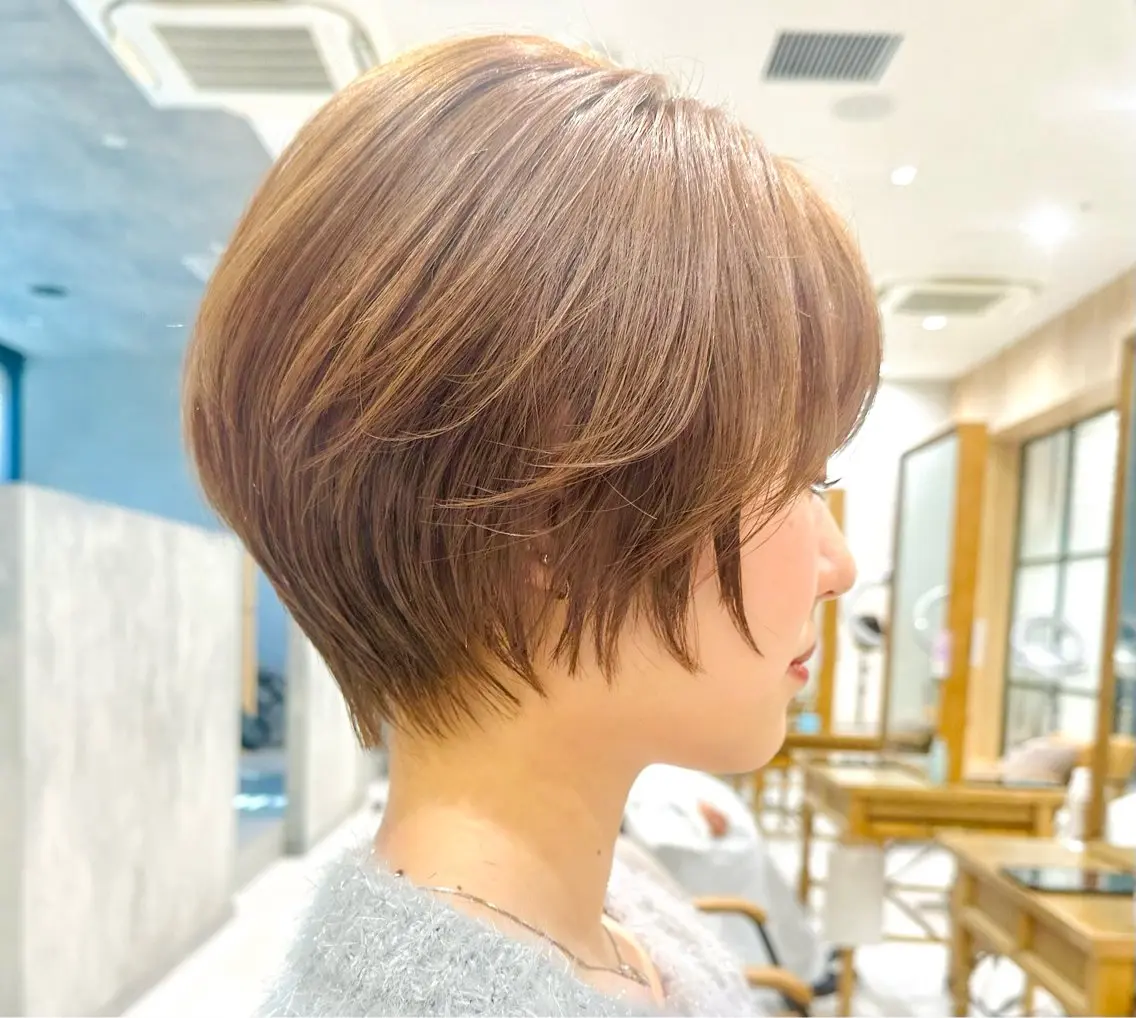 ショート カラー ベージュカラー 透明感カラー レイヤーカット/ 透明感カラー/白石のヘアスタイル