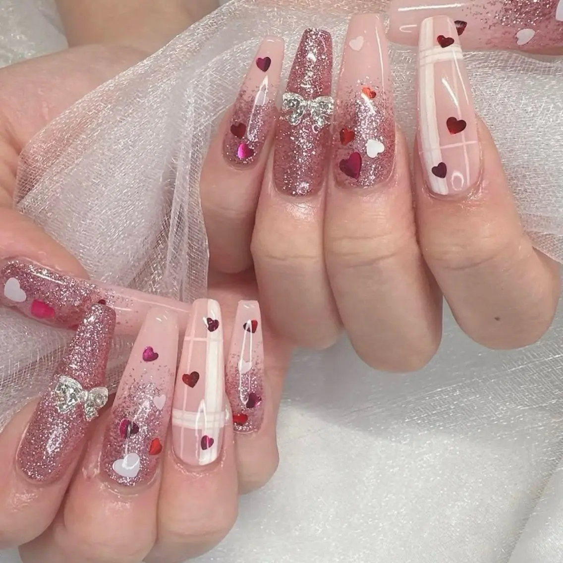 ネイル 成人式 ジェルネイル ロングネイル マグネットネイル ミディアムネイル ハンドネイル MoMoA Nail ネイル長さ出し専門店のネイルデザイン