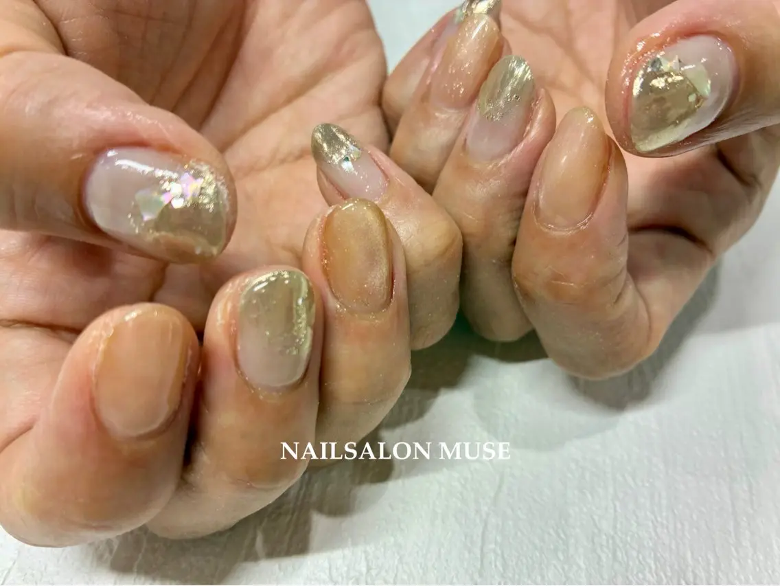 ネイル ジェルネイル ゴールド マグネットネイル ミラーネイル パラジェル Nail Salon MUSE Aiのネイルデザイン