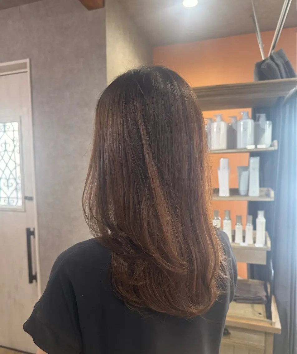 セミロング 顔周りカット レイヤーカット . みおのヘアスタイル