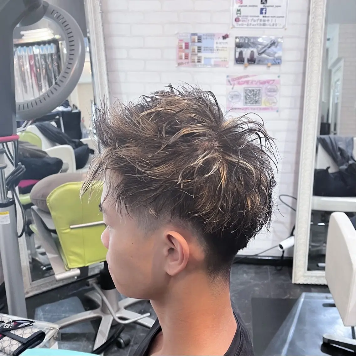 ショート カラー パーマ メンズ メンズブリーチ メンズハイライト メンズパーマ メンズツイストパーマ ブリーチ カット ヘアカラー パーマ Kimura Shinyaのヘアスタイル