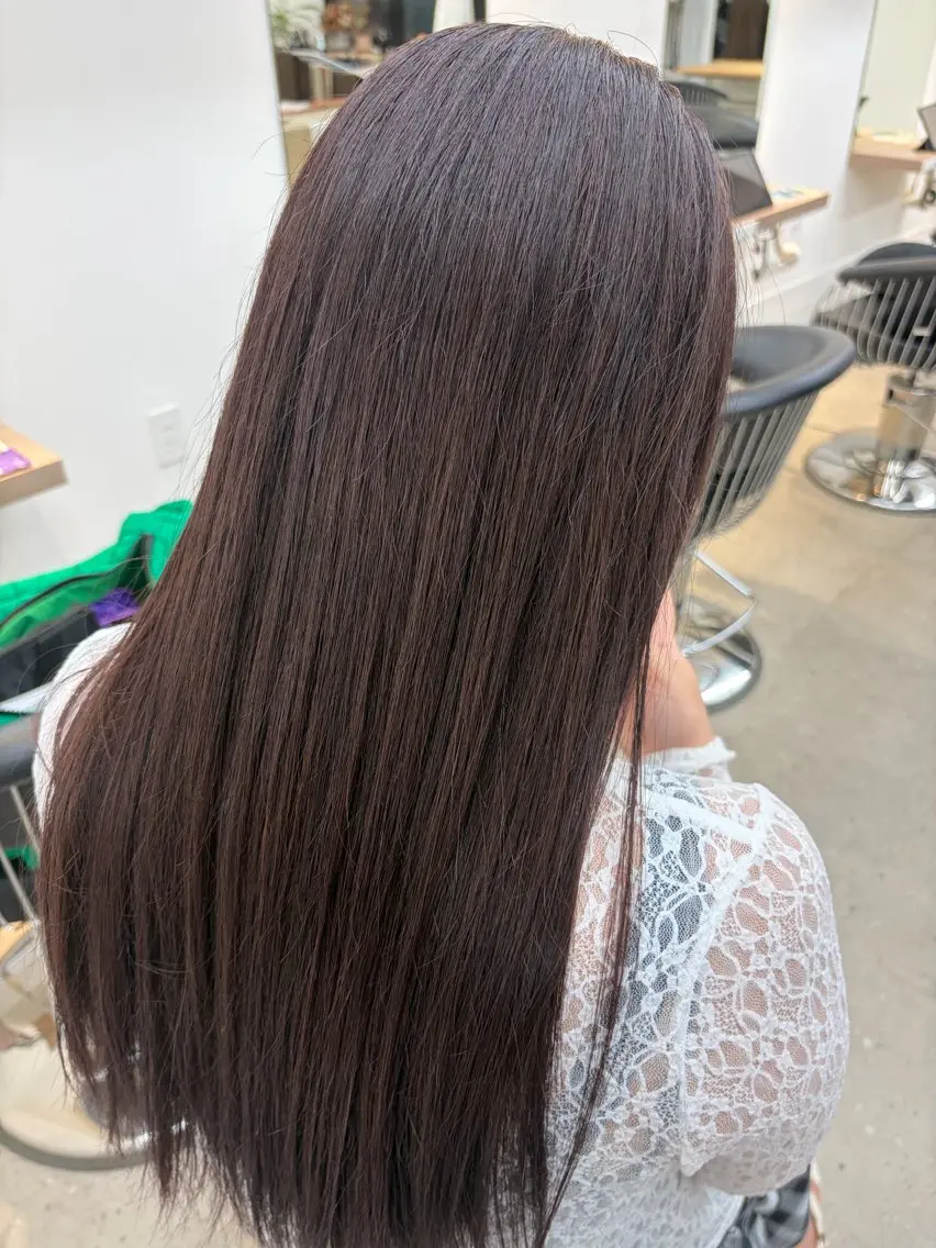 ロング ヘアカラー 小出 琴未のヘアスタイル
