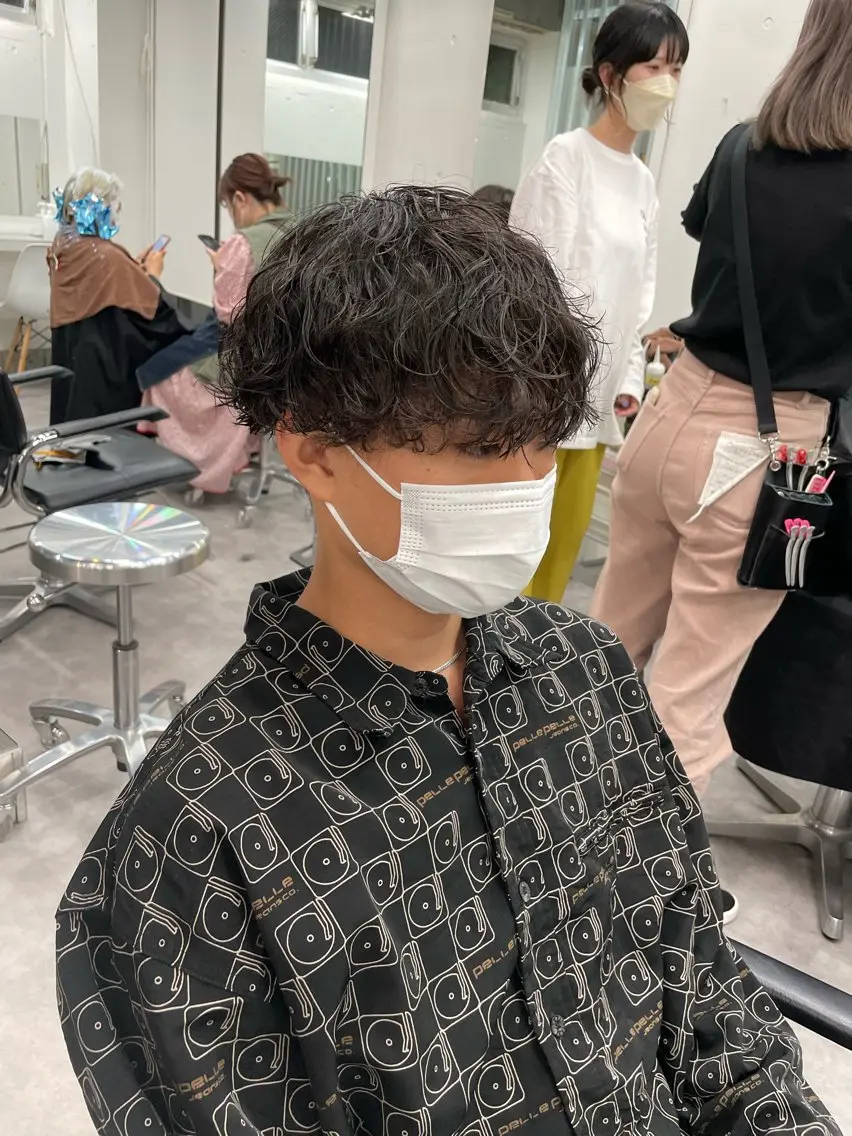 パーマ メンズ メンズパーマ 波巻きパーマ スパイラルパーマ 関根 萌花のヘアスタイル