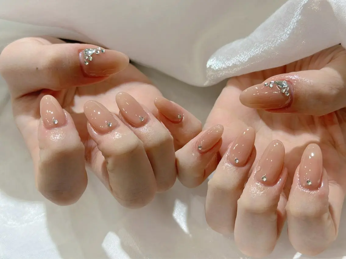 ネイル ストーンネイル Umi nail& eyelashのネイルデザイン