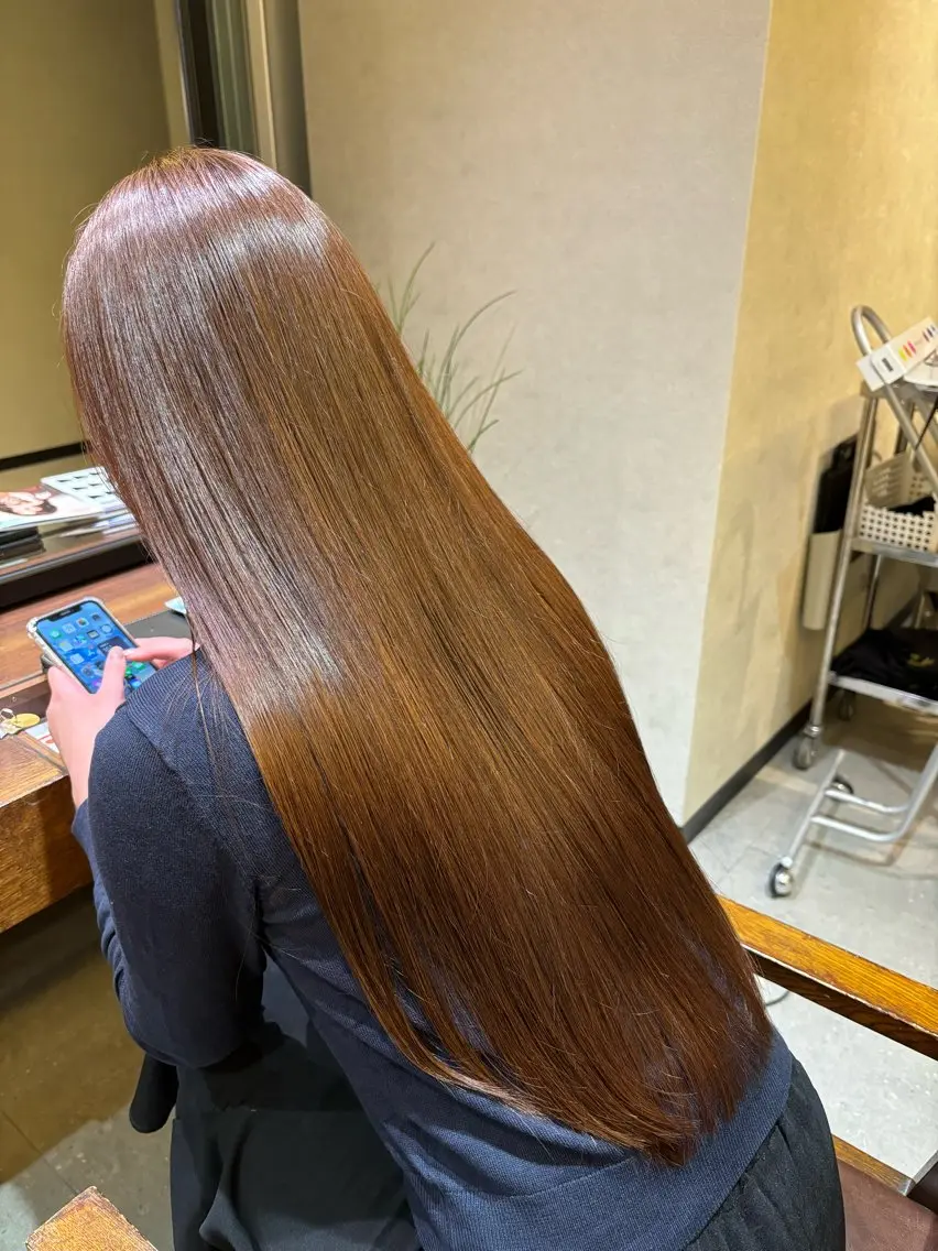 酸性ストレート（カット込み）+トリートメントの写真