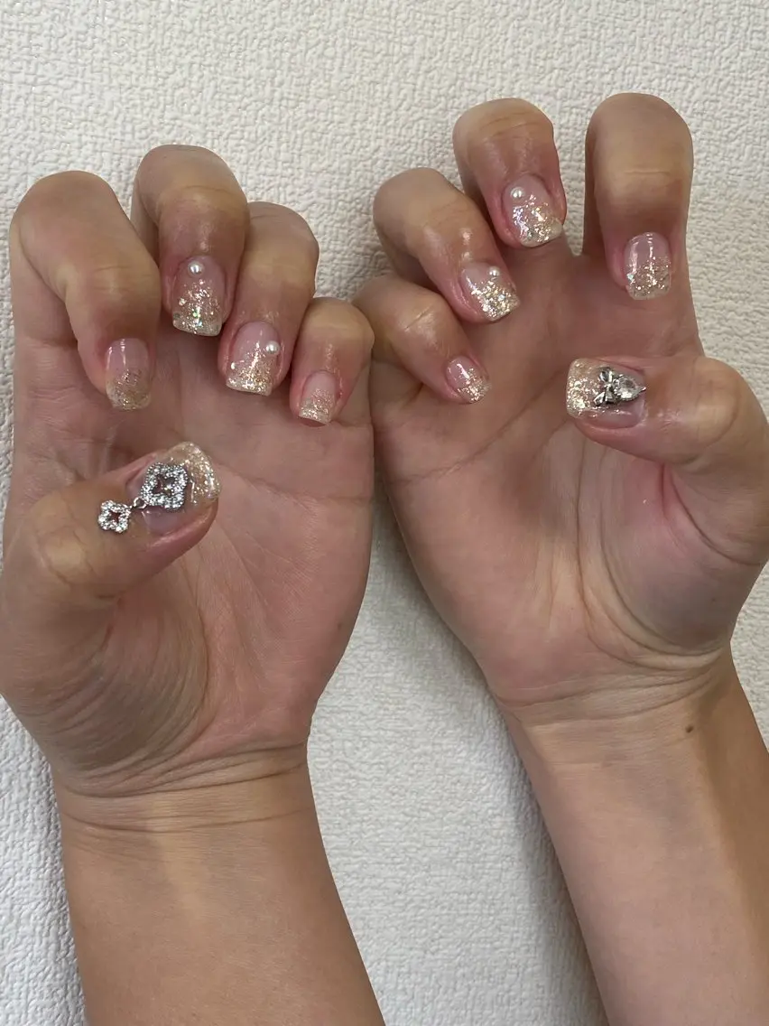 ネイル ラメ(グリッター) ラメグラデーション ハンドネイル 自宅サロン FeelFreeのマツエク・マツパデザイン