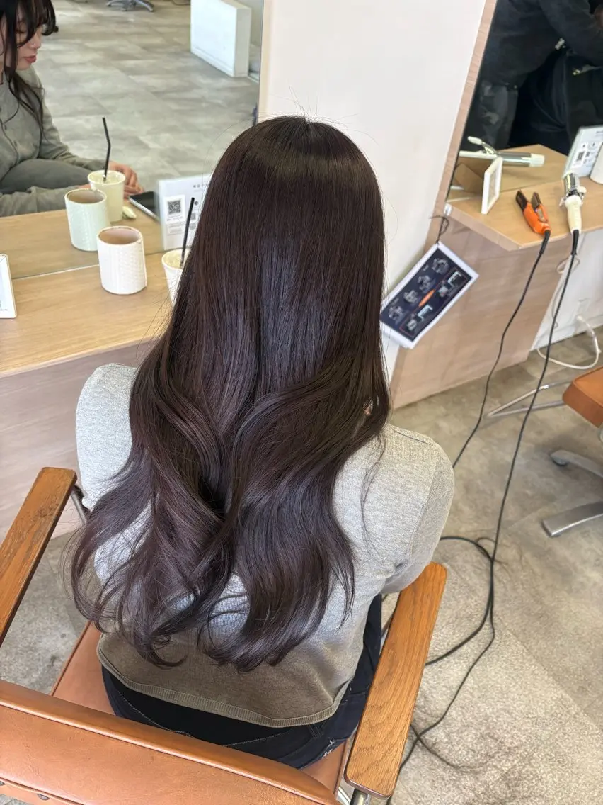 ロング アッシュ 顔まわりレイヤー ハッシュカット ハイレイヤー 髪質改善 ヘアカラー レイヤー/ 透明感カラー/チナツのヘアスタイル