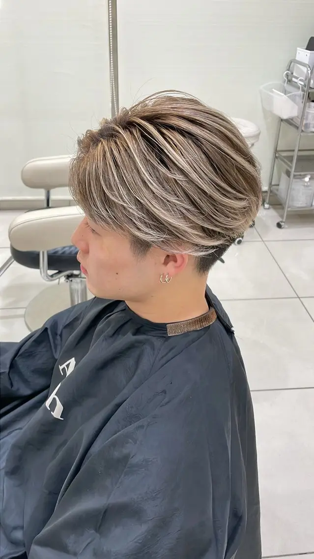 カラー バレイヤージュ 外国人風カラー 池田 賢太のヘアスタイル