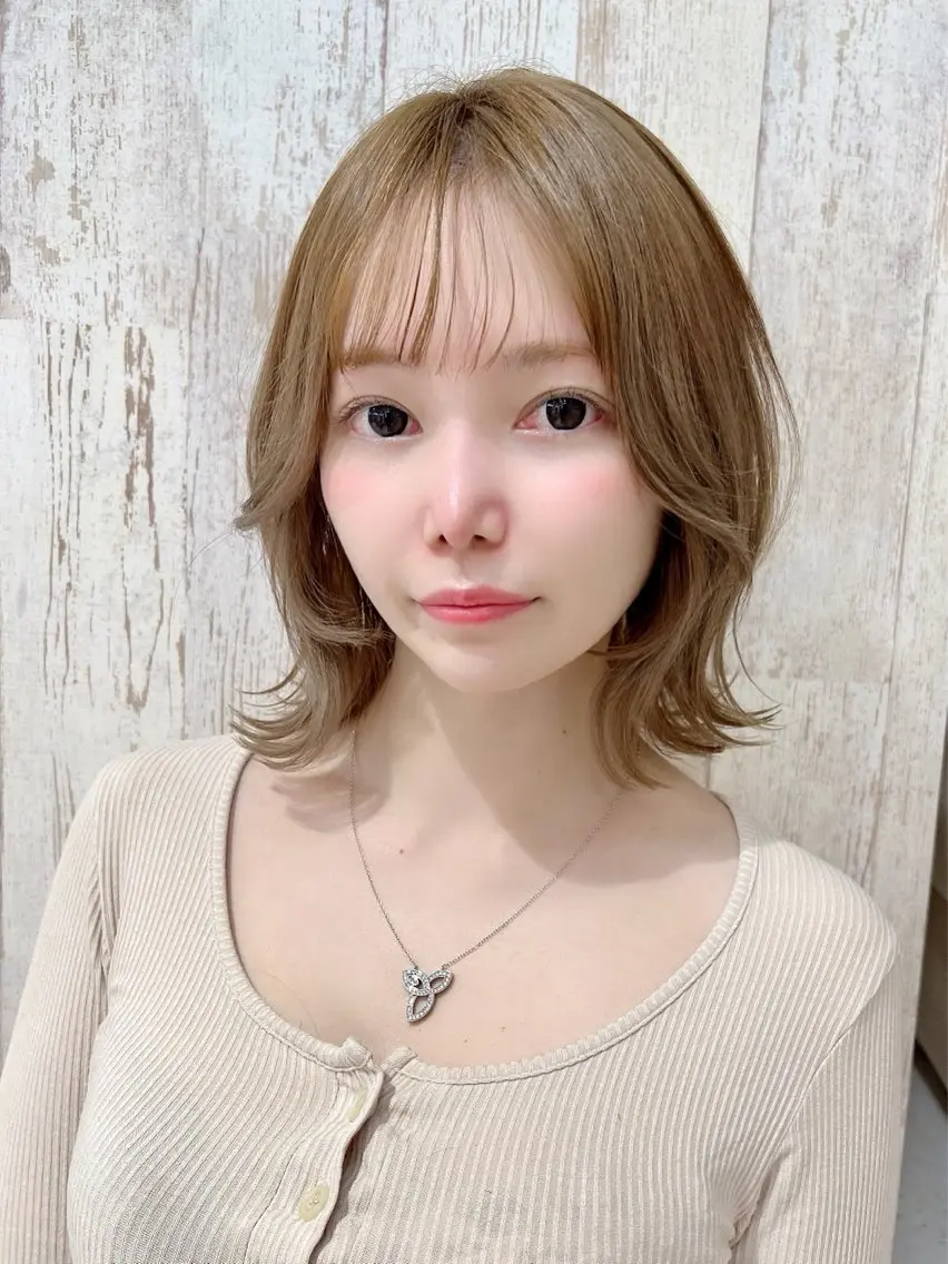 ショート レイヤーカット シースルーバング 小顔カット 外ハネヘア 【広尾/恵比寿】 カットカラーのヘアスタイル