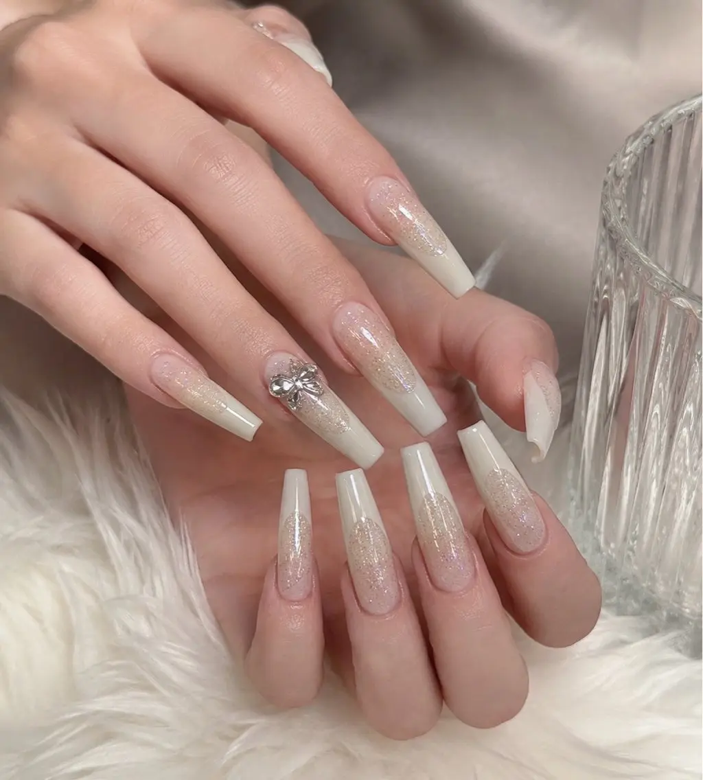 ネイル フレンチネイル ジェルネイル 韓国ネイル マグネットネイル 持ち込み ハンドネイル Royal nail_Mimiのネイルデザイン