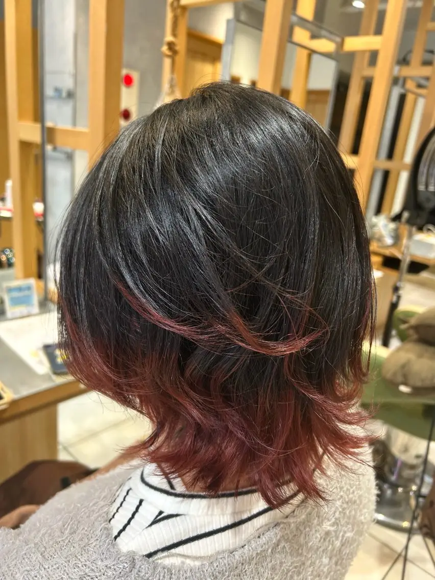 ショート カラー ハイライトカラー レイヤーカットのヘアスタイル