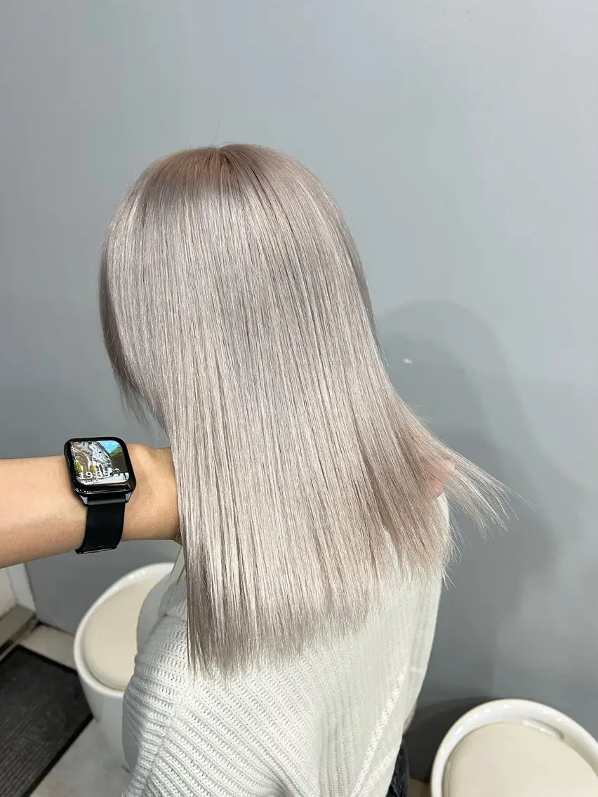 ミディアム カラー カット ヘアカラー トリートメント ヘアセット 🫧艶ダブルカラー ブリーチ🫧トモヤのヘアスタイル