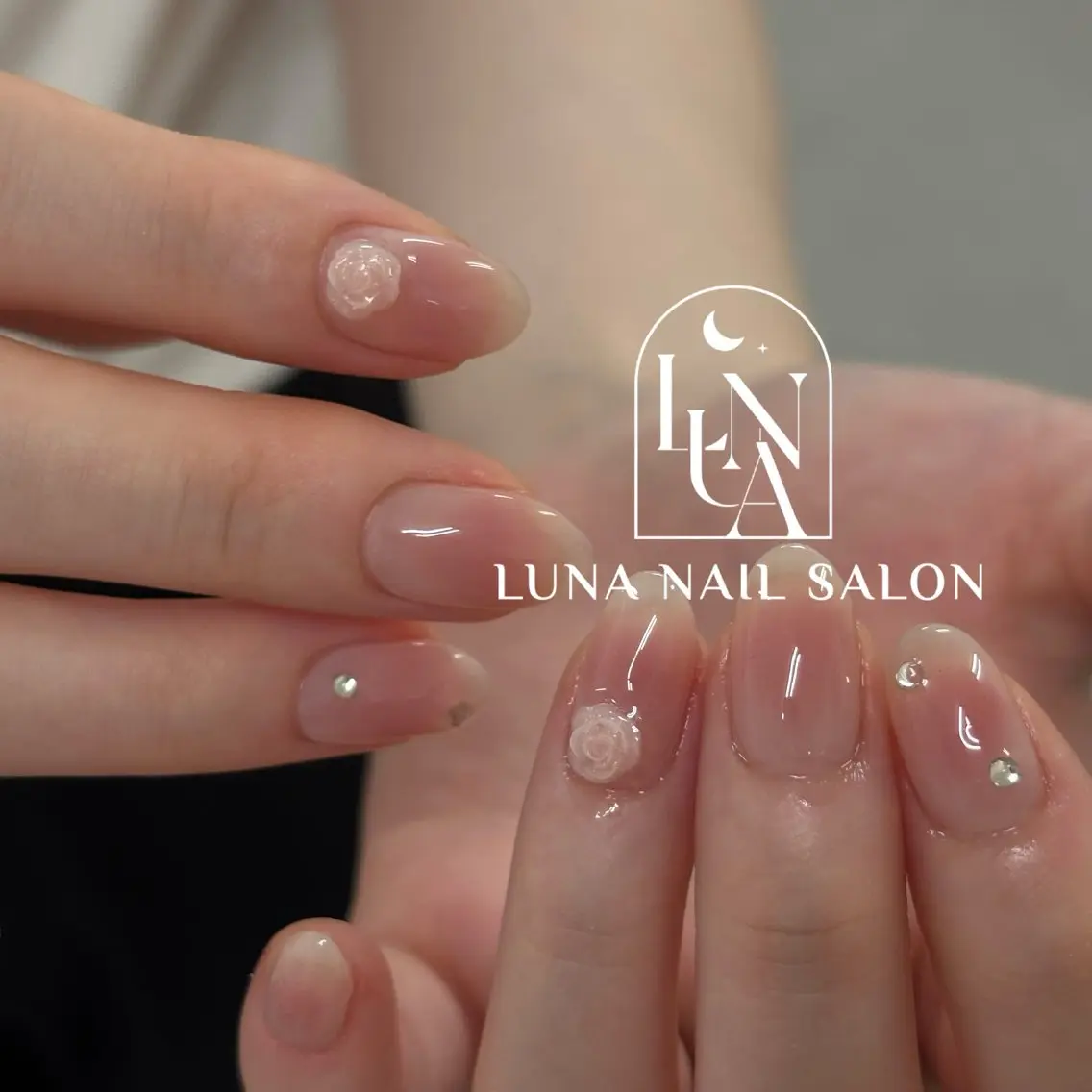 ネイル フレンチネイル ジェルネイル ガラスフレンチ 韓国ネイル 持ち込み ハンドネイル ハンドケア LUNA Nail salon💕のネイルデザイン
