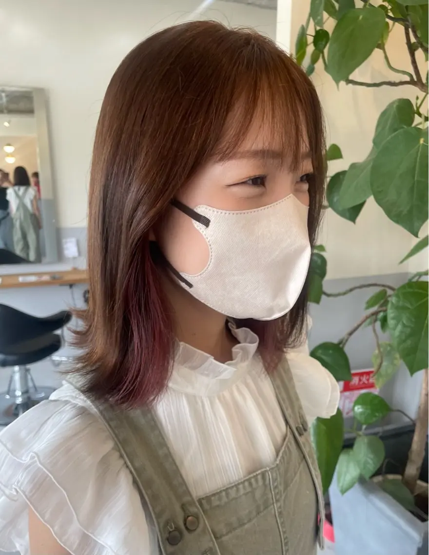ミディアム カラー グレージュ インナーカラー ラベンダーカラー ラベンダーグレージュ ラベンダーグレー 小久保 里紗のヘアスタイル