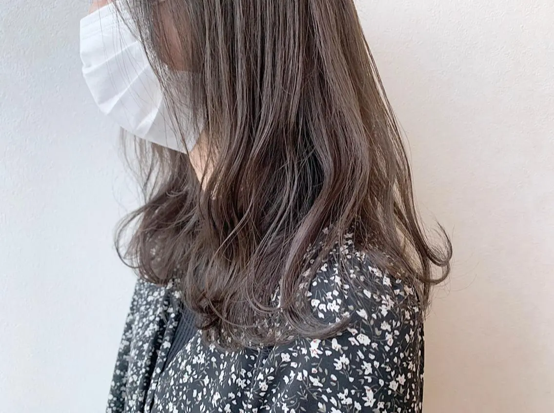 ミディアム カラー ブリーチ グレージュ ブリーチなしカラー ヘアカラー トリートメント 透明感♡︎♡︎ 佐々木早苗のヘアスタイル