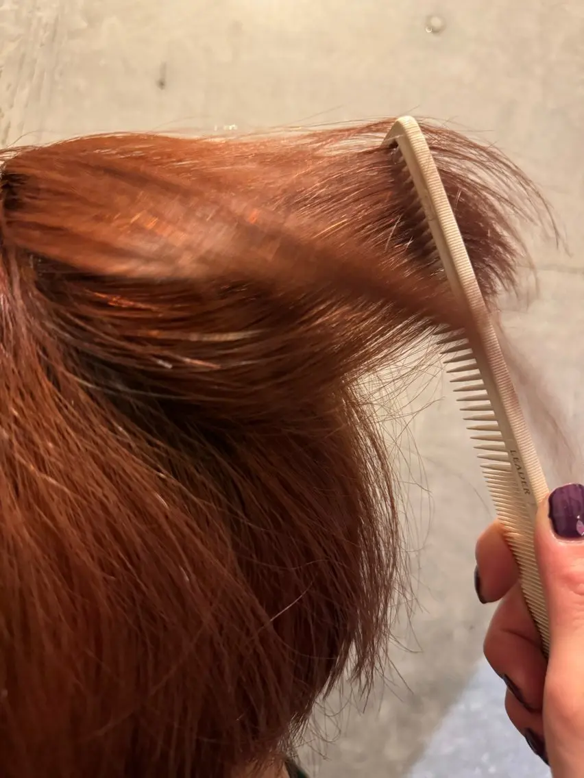 ショート カラー ブリーチ 佐藤 百葉のヘアスタイル