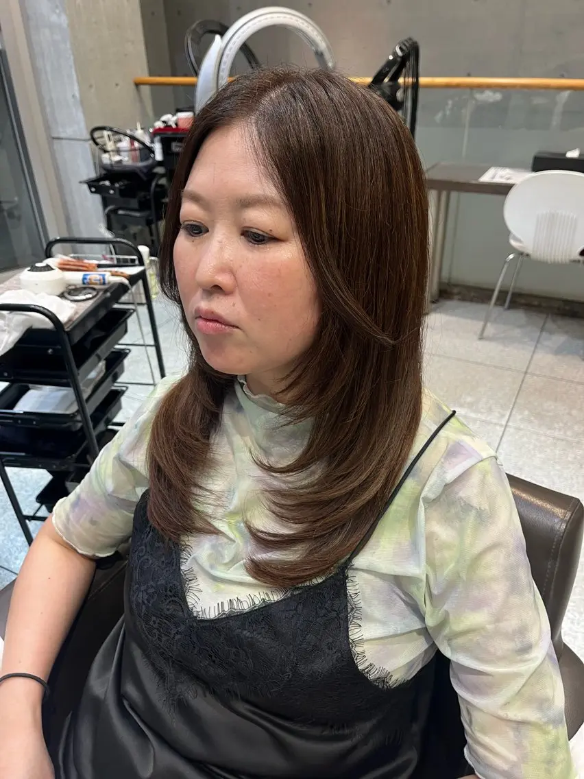 セミロング レイヤーカット 切りっぱなし/ レイヤー/ももかのヘアスタイル