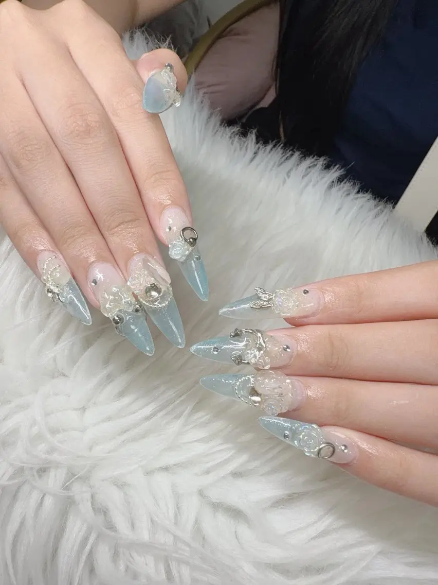 ネイル Lee Nailsのネイルデザイン