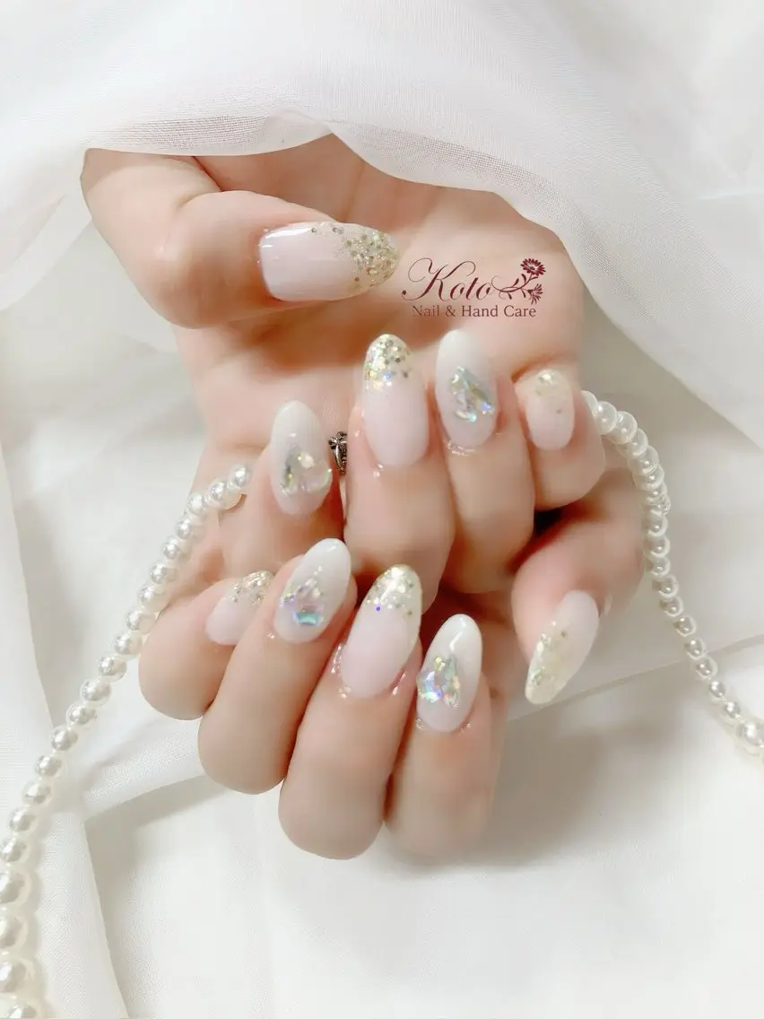 ネイル 長さ出し ジェルネイル キラキラネイル 持ち込み ニュアンスネイル ハンドネイル Nail Salon KOTOのネイルデザイン