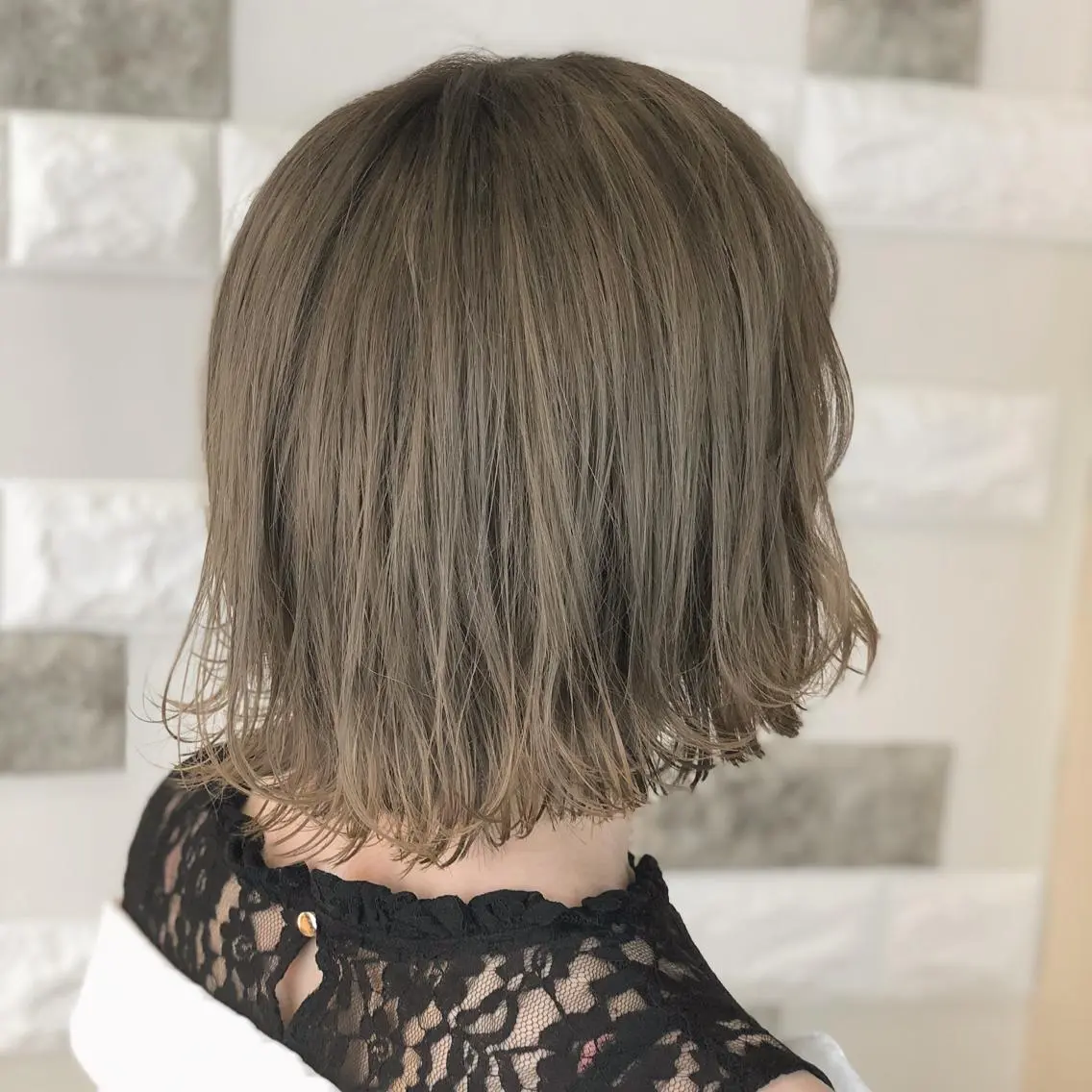 ショート カラー ベージュカラー ミルクティーベージュ これた🧸ヘアメ職人 ♡髪質改善♡カラーのヘアスタイル