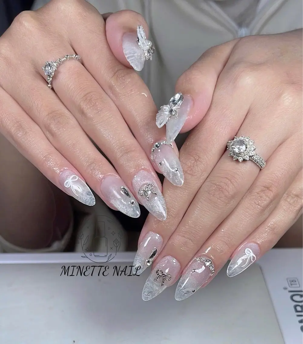 ネイル フレンチネイル ジェルネイル マグネットネイル 持ち込み ニュアンスネイル ハンドネイル Minette Nailのネイルデザイン