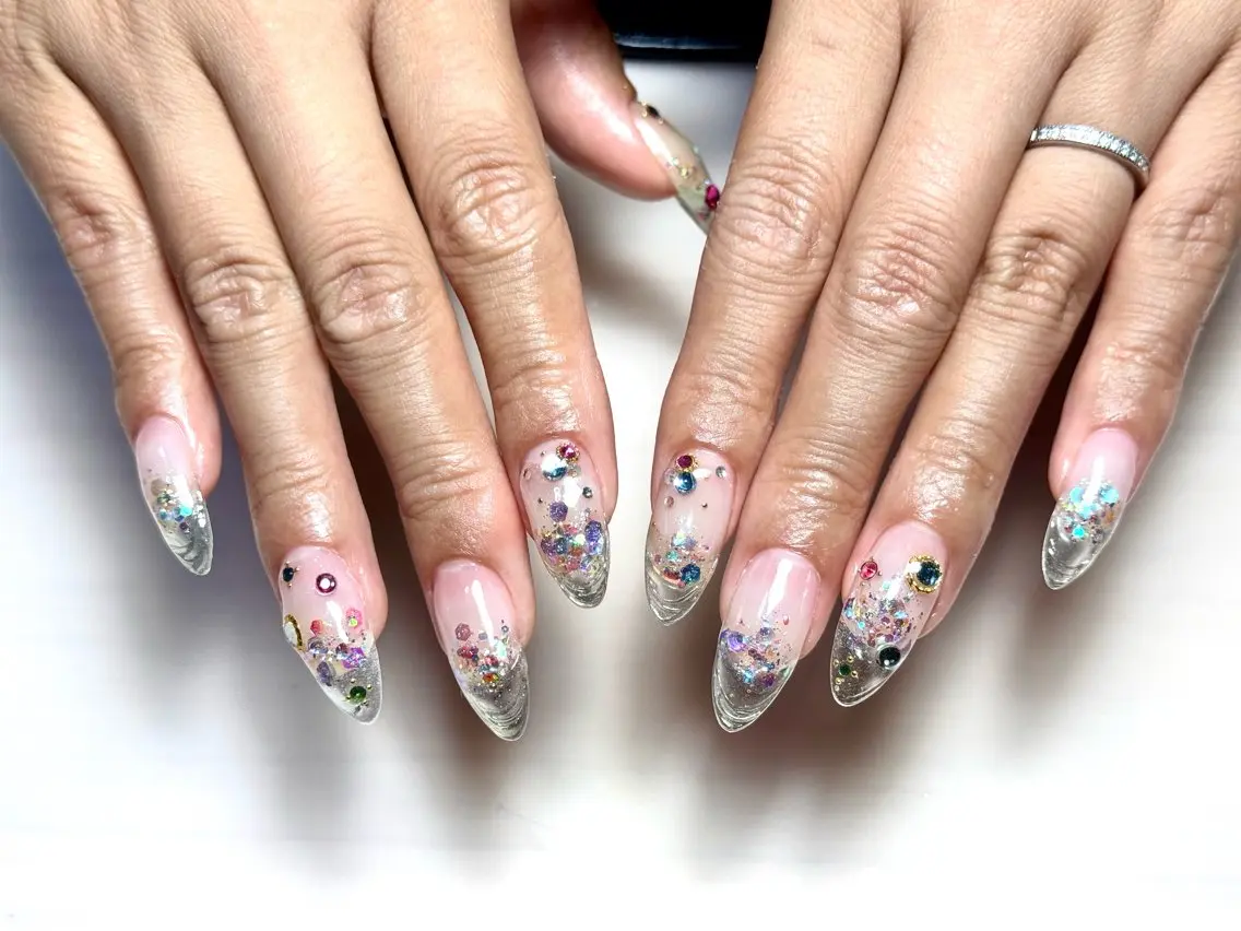 ネイル アートネイル 長さ出し ストーンネイル ハンドネイル Nail Salon Suri Suriのネイルデザイン