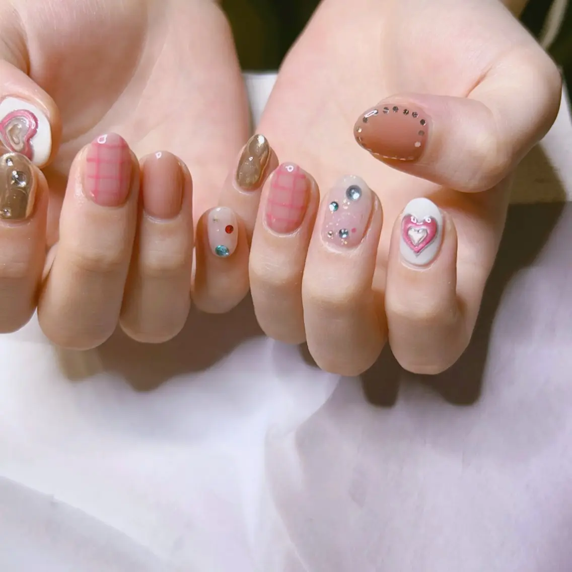 〈off付き〉ネイリストお任せデザイン.。.:*☆ 派手めのデザインが好きだけど何を乗せるか迷いがちな人。カラー選択OKの写真